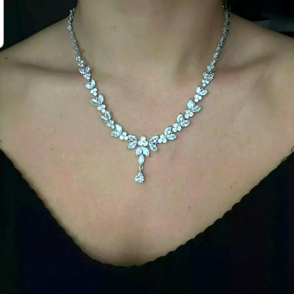 Women's Luxury Necklace & Earrings Set